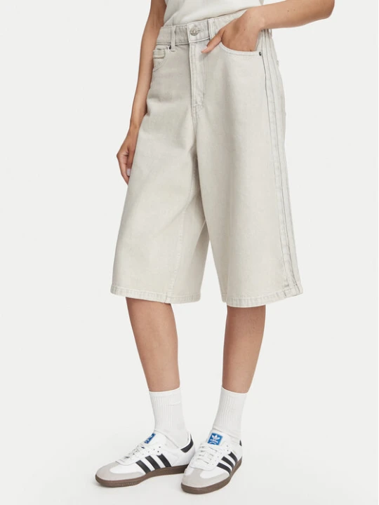 Foto del prodotto adidas Bermuda KQ6477 Beige chiaro Oversize