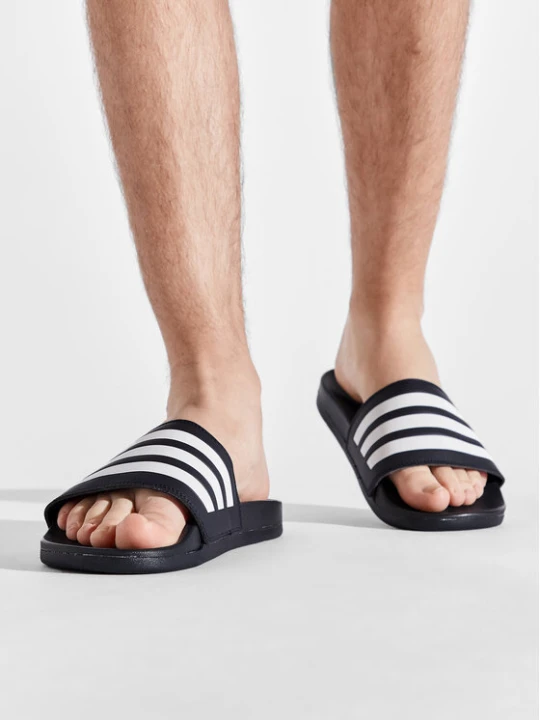Foto del prodotto adidas Ciabatte adilette Comfort GZ5892 Blu scuro
