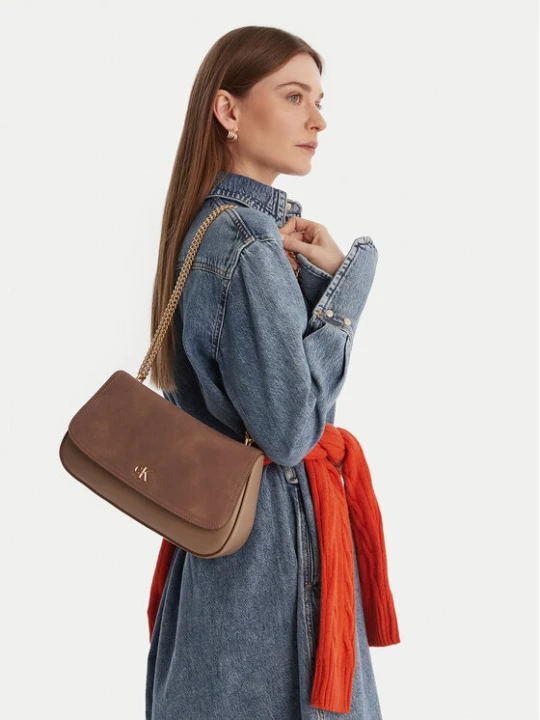 Foto del prodotto Calvin Klein Borsetta Ck Conv Chain Brushed Medium Bag LV04F3407G Beige