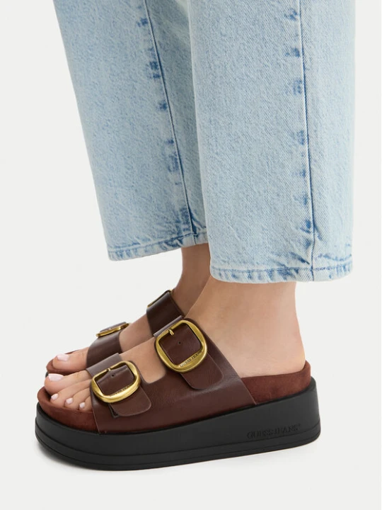 Foto del prodotto Guess Jeans Ciabatte CWBEO-HY62273-6 Marrone