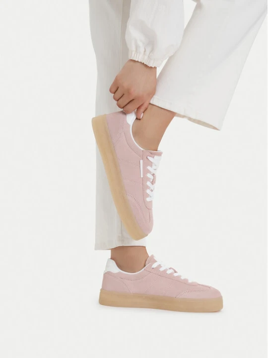 Foto del prodotto Guess Jeans Sneakers CWBEO-V12-1219-25WC1051 Rosa chiaro