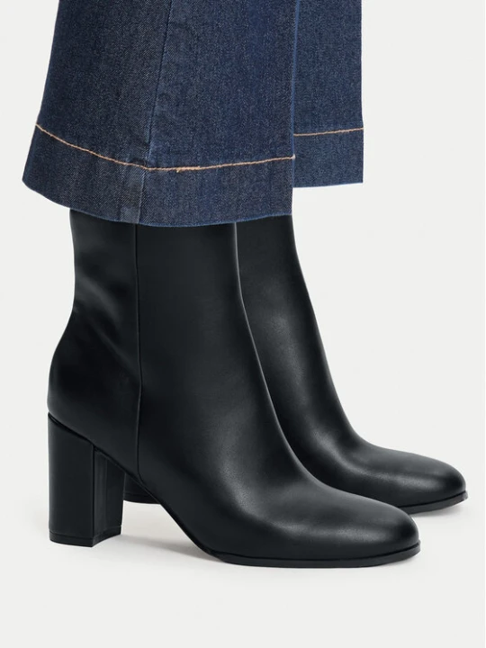 Foto del prodotto Guess Stivaletti FLFBER LEA10 Nero