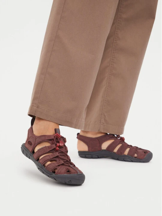 Foto del prodotto Keen Sandali Clearwater Cnx Lleather 1025088 Bordeaux