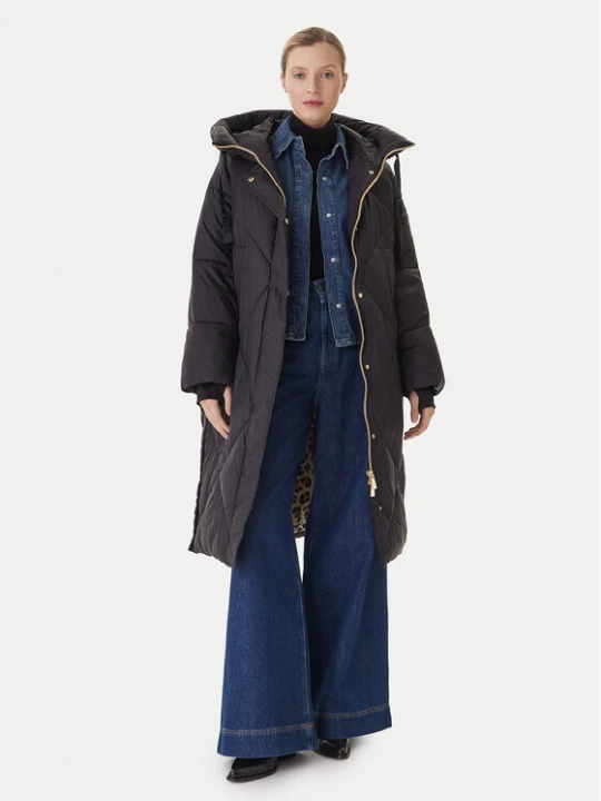 Foto del prodotto LOLA CASADEMUNT Giubbotto invernale LF2501002 Nero Relaxed Fit