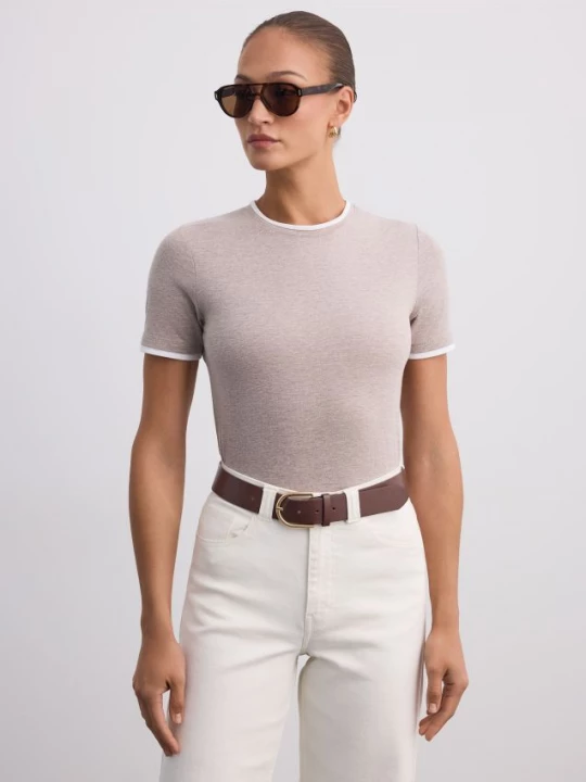 Foto del prodotto Mohito - T-shirt aderente - beige