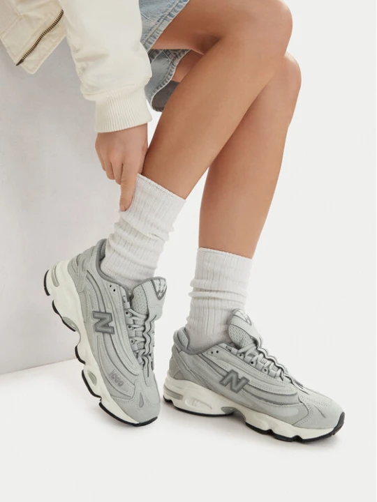 Foto del prodotto New Balance Sneakers U10002LV Grigio