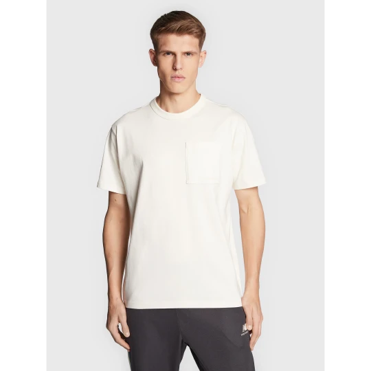 Foto del prodotto New Balance T-shirt MT23567 Écru Relaxed Fit Crema