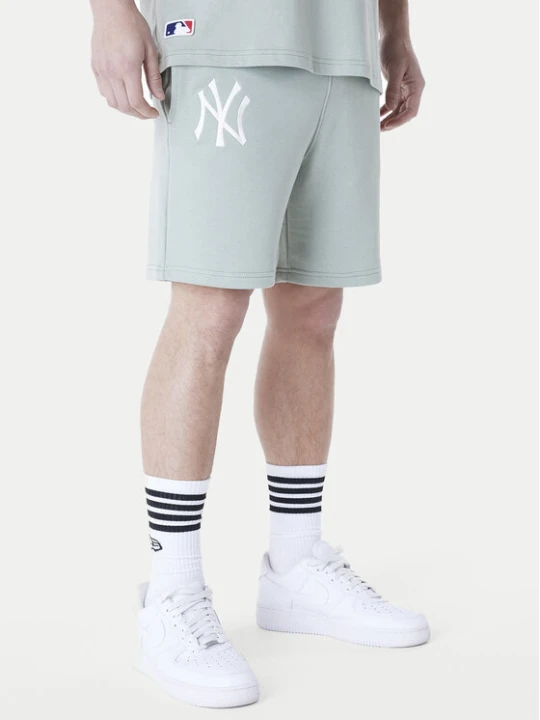 Foto del prodotto New Era Pantaloncini sportivi New York Yankees MLB League Essentials 60596184 Verde Regular Fit