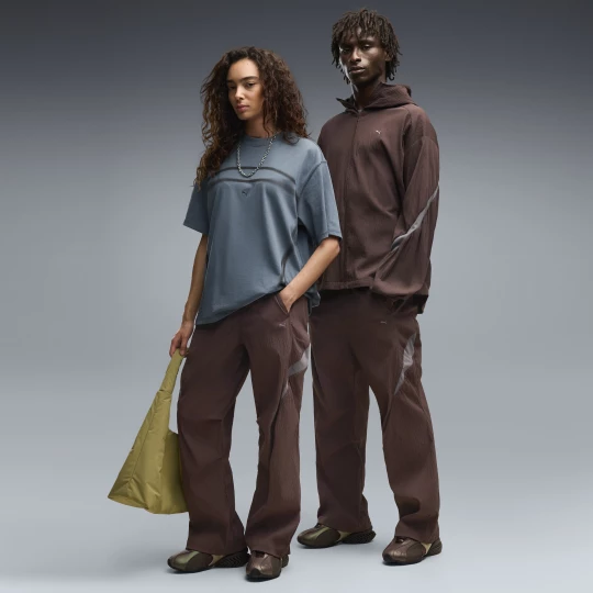 Foto del prodotto PUMA Pantaloni sportivi dal taglio morbido CLRT unisex, Abbigliamento, Marrone brązowy