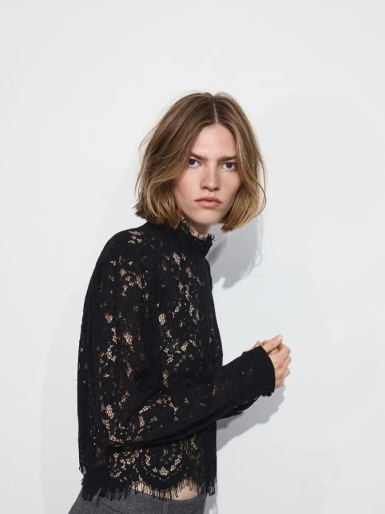 Foto del prodotto Reserved - Blusa in pizzo con viscosa - nero