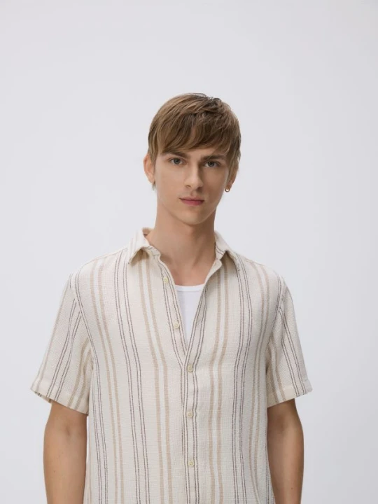 Foto del prodotto Reserved - Camicia comfort strutturata - beige