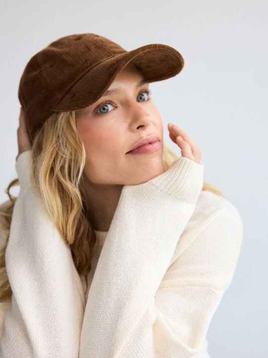 Foto del prodotto Reserved - Cappello con lacci - marrone