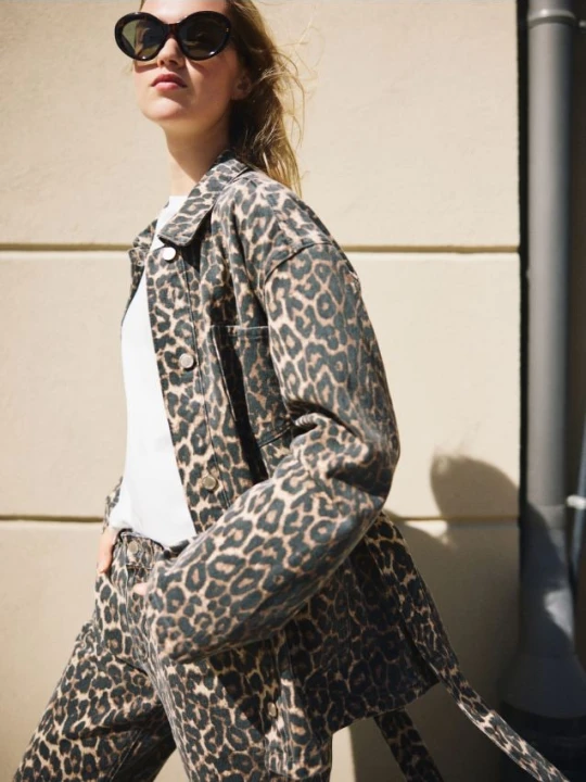 Foto del prodotto Reserved - Giacca in cotone con stampa leopardata - marrone