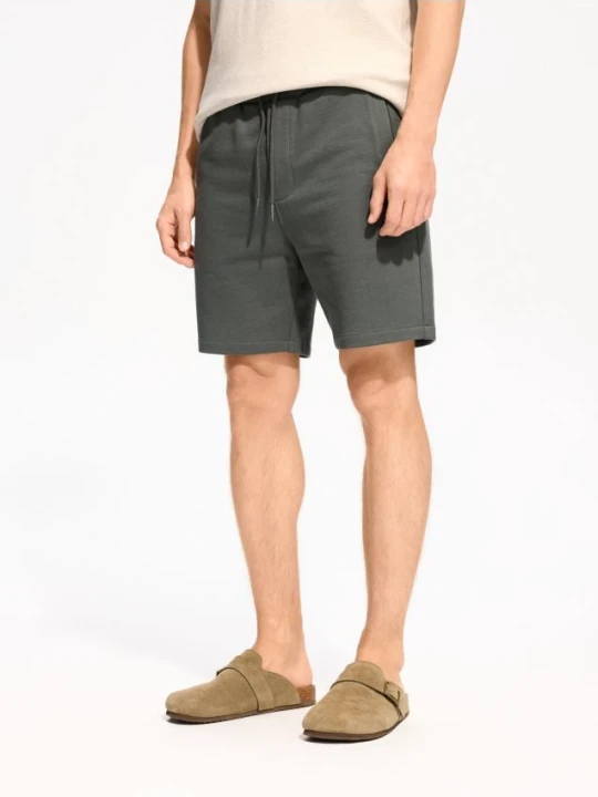Foto del prodotto Reserved - Pantaloncini tuta regular fit - verde pallido