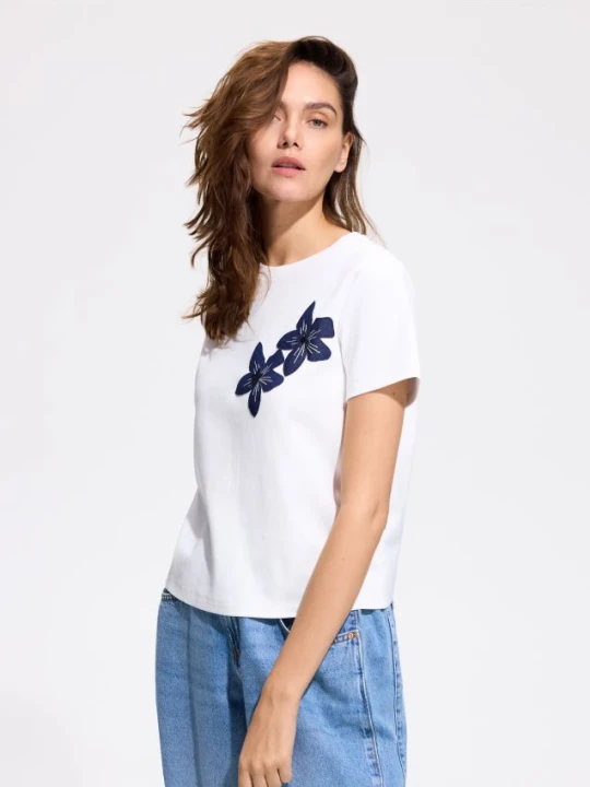 Foto del prodotto Reserved - T-shirt con applicazione - bianco