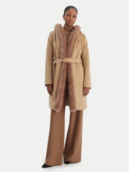 Foto del prodotto Rinascimento Cappotto invernale CFC0126714003 Beige Regular Fit