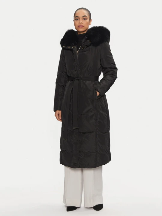 Foto del prodotto Rinascimento Giubbotto invernale CFC0118607003 Nero Regular Fit
