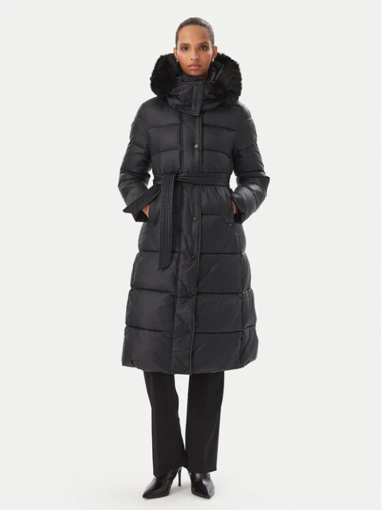 Foto del prodotto Rinascimento Giubbotto invernale CFC0127042003 Nero Regular Fit