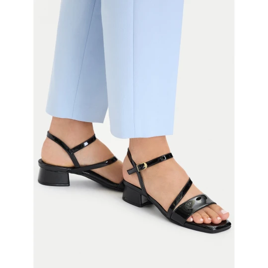 Foto del prodotto Sandali Clarks Serina35 Strap 26186117 Nero