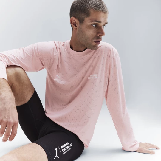 Foto del prodotto T-shirt a maniche lunghe PUMA x ANOTHER COTTON LAB Sunday Running Club unisex, Abbigliamento, Rosa różowy