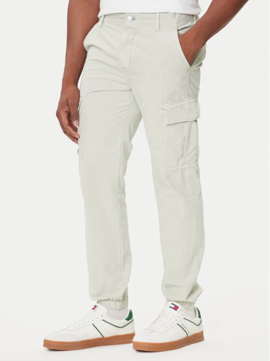 Foto del prodotto Tommy Jeans Joggers Austin DM0DM21791 Verde Slim Fit