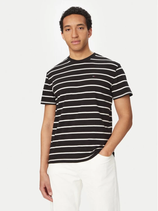 Foto del prodotto Tommy Jeans T-shirt DM0DM22544 Nero Regular Fit