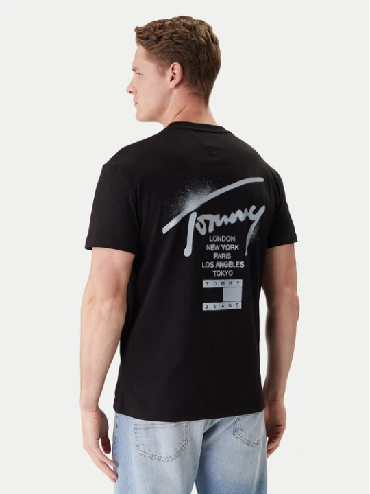 Foto del prodotto Tommy Jeans T-shirt DM0DM22553 Nero Regular Fit