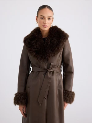 Foto del prodotto Mohito - Cappotto con dettaglio in eco pelliccia - marrone scuro