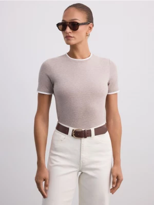 Foto del prodotto Mohito - T-shirt aderente - beige