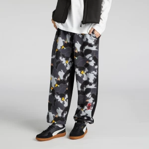 Foto del prodotto PUMA Pantaloni della tuta con grafica NEKOSAN x HOOPS DYLAN unisex, Accessori, Nero czarny