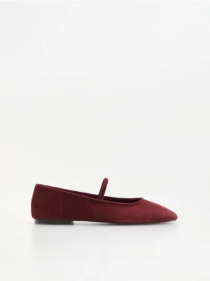 Foto del prodotto Reserved - Ballerine in suede con cinturino - bordeaux