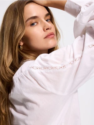 Foto del prodotto Reserved - Camicia con inserti traforati - bianco