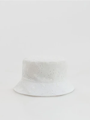 Foto del prodotto Reserved - Cappello a secchiello con ricamo - panna