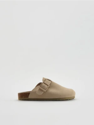 Foto del prodotto Reserved - Ciabatte in pelle con fibbie - beige