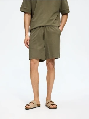 Foto del prodotto Reserved - Pantaloncini regular fit - verde oliva chiaro
