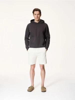Foto del prodotto Reserved - Pantaloncini tuta regular fit - panna