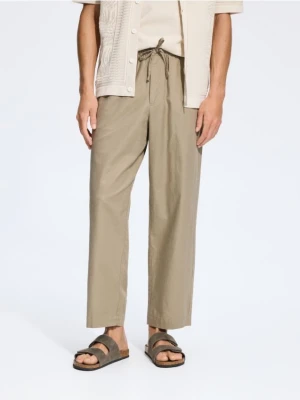 Foto del prodotto Reserved - Pantaloni carrot con lino - beige