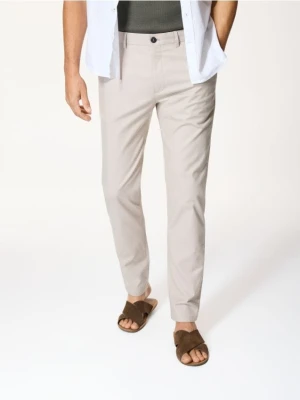 Foto del prodotto Reserved - Pantaloni chino con pince - beige