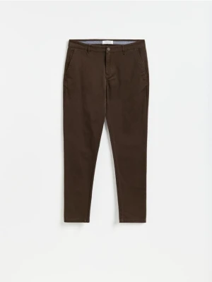 Foto del prodotto Reserved - Pantaloni chino con pince - marrone scuro