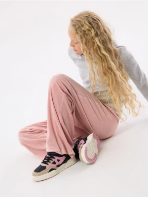 Foto del prodotto Reserved - Pantaloni in velour - rosa cipria
