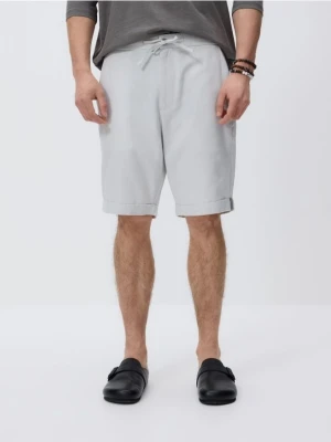 Foto del prodotto Reserved - Shorts regular con lino - grigio chiaro